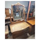 Oak Dresser w/mirror     36 x 20 x 67