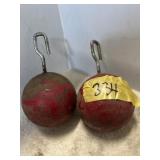 2-WOOD BALLS WITH HOOKS