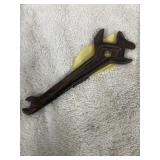 SMALL WRENCH