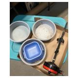 outdoor retcartable dog leash and food bowls
