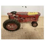 560 toy tractor Needs repair