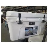 YETI 9.4 gallon cooler 25x16x15