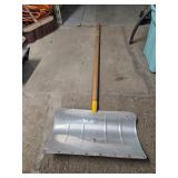 SNOW SHOVEL