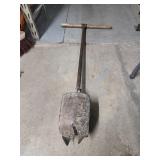 6 IN POST HOLE DIGGER