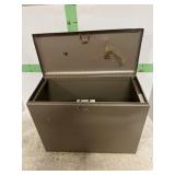 METAL FILE BOX W/ KEY
