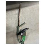 B&D ELECTRIC HEDGE TRIMMER