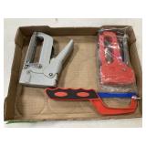 2 STAPLE GUNS