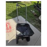 PLASTIC FERTILIZER SPREADER