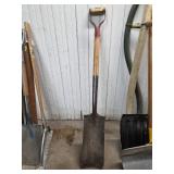 SQUARE SHOVEL