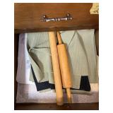 2 WOOD ROLLING PINS & PLACE MATS