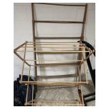 2-WOOD CLOTHES RACK