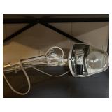 MAGNIFING GLASS WITH LIGHT