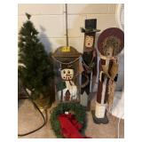 SMALL TREE W/ SLED & 36" CAROLERS