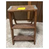 2 STEP STEP LADDER