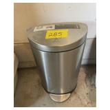 SMALL TRASH CAN