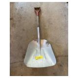 ALUMINUM SCOOP SHOVEL