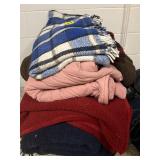4 FLEECE BLANKETS