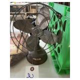 SMALL METAL FAN