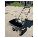 SCOTTS FERTILIZER SPREADER