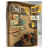B&D CORDLESS SCREWDRIVER W/ BITS (WORKS)