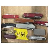 10 MUTLIPLE USE POCKET KNIVES