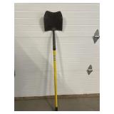 SHOVEL W/ FIBERGLASS HANDLE