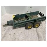 JD MANURE SPREADER  NEEDS HITCH