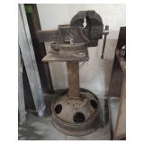 6" HEAVY VISE ON STAND