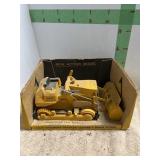 ALICE CHELMERS 12G CRAWLER LOADER (NEEDS TRACKS)