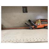 B&D 20 V CORDLESS HEDGE TRIMMER (TOOL ONLY)