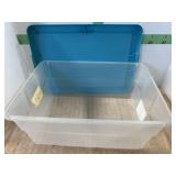 TOTE W/LID  16 QT  14" X 9" X 7"