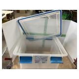 TOTE W/LID  32 QT.  13" X 14" x11"
