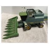 JD 9600 COMBINE W.CORN HEAD