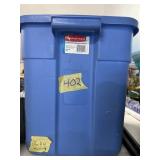 RUBBERMAID TOTE WITH LID 18 GALLON