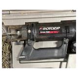 RotoZip Spiral Saw SS560V in case