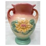 Water Lily Hull Art Vase, USA L-1-5 ï¿½