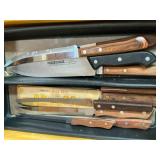 Kitchen Knives in tray, assorted