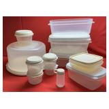 Rubbermaid Storage Containers, assorted sizes