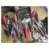 BOX LOT: TOOLS