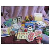 BOX LOT: REFRIGERATOR MAGNETS