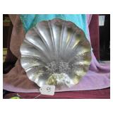 ALUMINUM SHELL-SHAPED PLATTER - 13"W