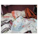 BOX LOT: TABLE CLOTHS + RUNNERS