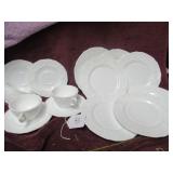 INDIANA GLASS - (7) 8" PLATES + (3) CUPS + (4)...