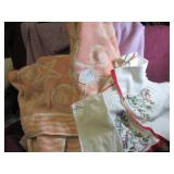 BOX LOT: (4) ROYAL VELVET BATH + HAND TOWELS -...