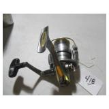 DAIWA SAMURAI 2500 SPINNING REEL - GOOD