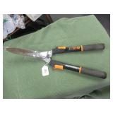 FISKARS POWER LEVER EXTENDABLE HEDGE SHEARS