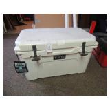YETI TUNDRA 45 HARD COOLER