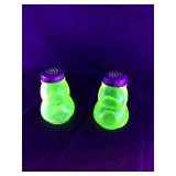 Glowing Uranium Glass Salt & Pepper Shakers ï¿½