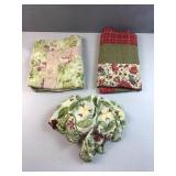 Table runners / center piece quilted and linen