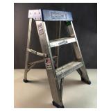 Aluminum step ladder